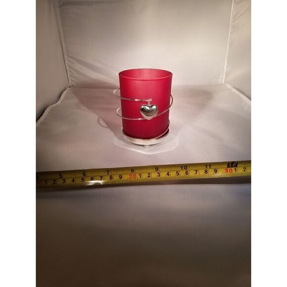 Red frosted spiral heart candle holder - Picture 4 of 4